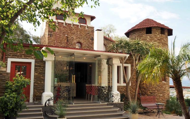 ../Images/KO,YI-CHUN Republic of Namibia - Heinitzburg (9).jpg